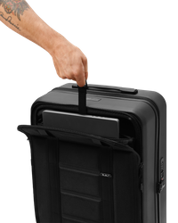 Travel suitcase Db Ramverk Carry-on Black Out - 2024/25