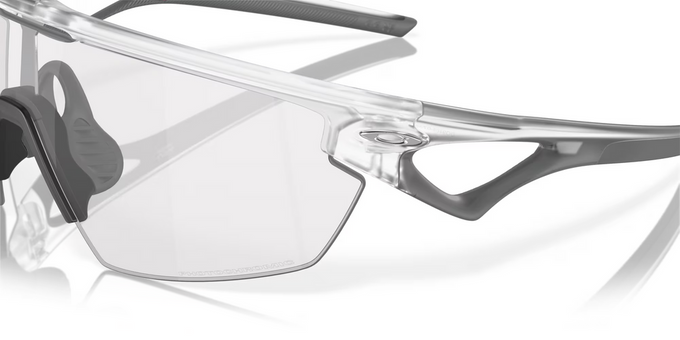 Sonnenbrille OAKLEY Sphaera Matte Clear Frame/Clear To Black Iridium Photochromic Lenses